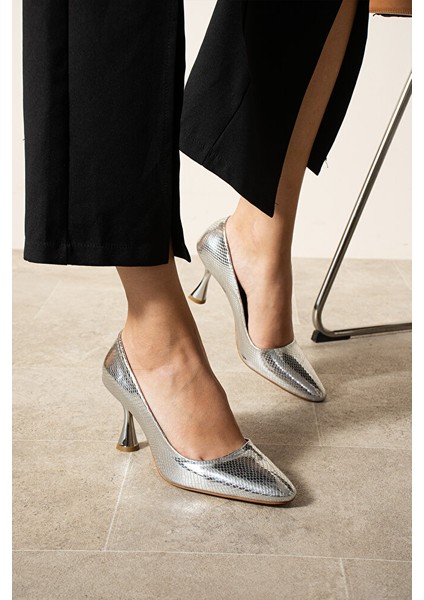 Gümüş Yılan Derisi Desenli Ince Topuklu Stiletto Şık Rahat Vegan Deri Kadın Topuklu Ayakkabı