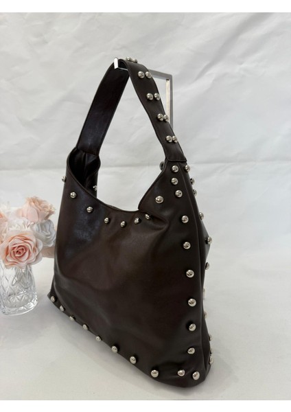 Metal Detaylı Kadın Omuz Çantası – Şık Deri Görünümlü Günlük ve Gece Kombinlerine Uygun Tasarım fiyatları