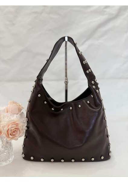 Metal Detaylı Kadın Omuz Çantası – Şık Deri Görünümlü Günlük ve Gece Kombinlerine Uygun Tasarım fırsatları