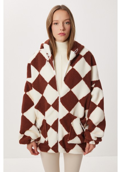 Kapüşonlu Desenli Oversize Peluş Mont LCI0064 Kahverengi Kemik indirimleri
