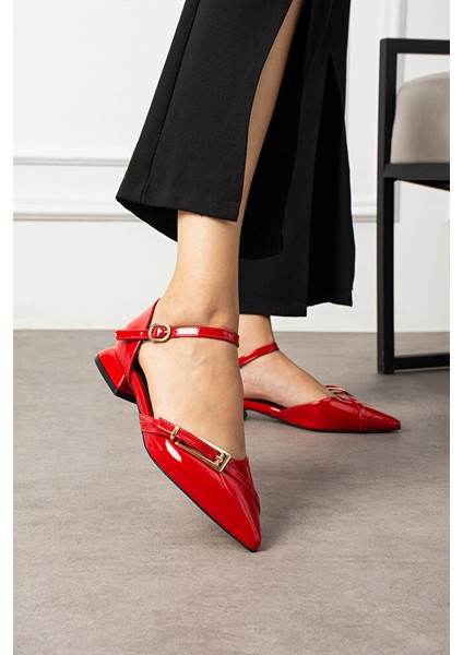 Kırmızı Rugan Bilekten Bağlamalı Altın Tokalı Sivri Burun Düşük Topuk Kadın Babet Ayakkabı fiyatları