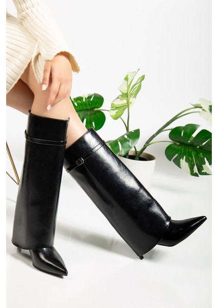 Siyah Parlak Model Topuklu Kadın Çizme