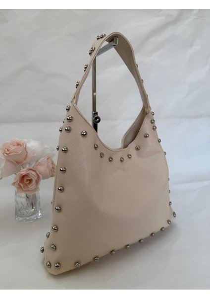 Metal Detaylı Kadın Omuz Çantası – Şık Deri Görünümlü Günlük ve Gece Kombinlerine Uygun Tasarım fiyatları