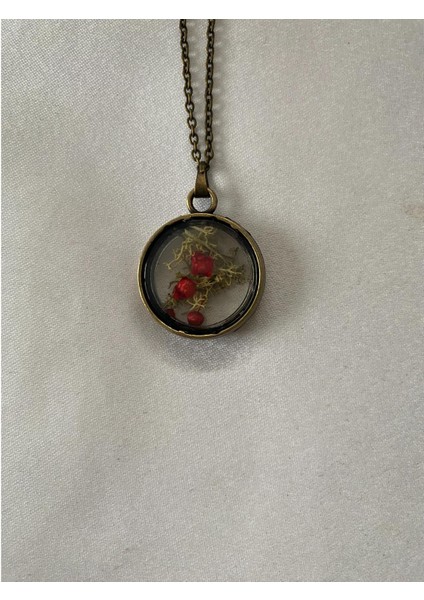 Kurutulmuş Üçlü Kırmızı Çiçek Figürlü Kolye Antik Bakır Renk modelleri