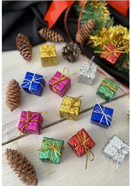 Özel 3 Lü Yılbaşı Seti 12 Adet Mini Hediye Paketi 6’lı Renkli Çam Ağacı Topları 10 Metre LED Işık modelleri