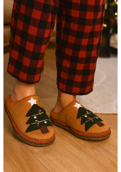 Kadın Yılbaşı Temalı Şerit Detaylı Ev Terliği fiyatları