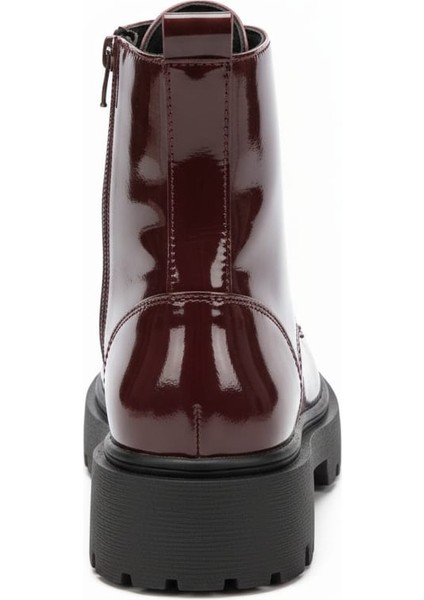 Kadın Metal Toka Detaylı Rugan Bağcıklı Fermuarlı Bot