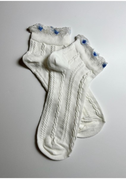 Örgü Kabartmalı Dantel Detaylı Pamuklu Kadın Çorabı modelleri