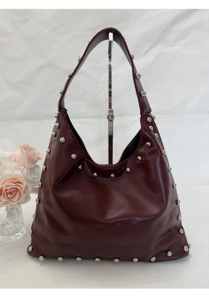 Metal Detaylı Kadın Omuz Çantası – Şık Deri Görünümlü Günlük ve Gece Kombinlerine Uygun Tasarım modelleri