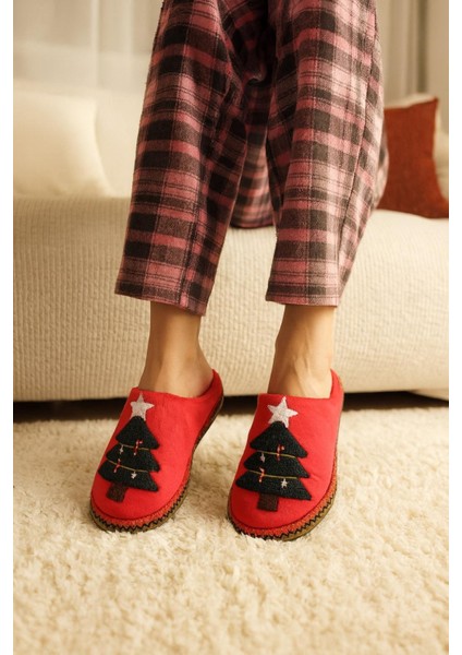 Kadın Yılbaşı Temalı Şerit Detaylı Ev Terliği fiyatları