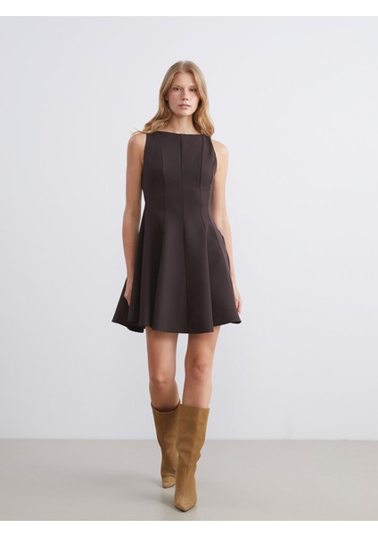 Yeni Sezon Kayık Yaka Belden Oturtmalı Mini Elbise fiyatları