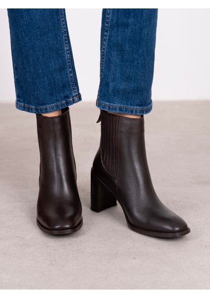 Lucia Kahve Hakiki Deri Kadın Bot