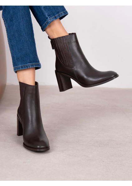 Lucia Kahve Hakiki Deri Kadın Bot modelleri
