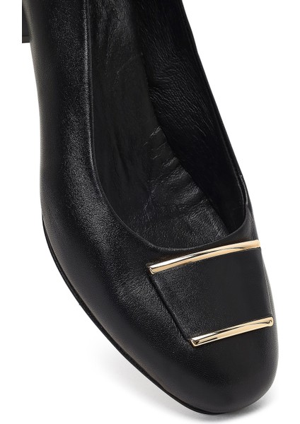 Kadın Siyah Kısa Kalın Topuklu Deri Topuklu Ayakkabı 25AFD412518