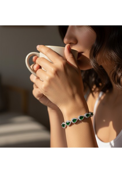 Gümüş Yeşil Zirkon Damla Taşlı 925 Ayar Kadın Bileklik - Doğum Günü, Sevgililer Günü, Anneler Günü, Yıldönümü Hediyesi - 18 cm