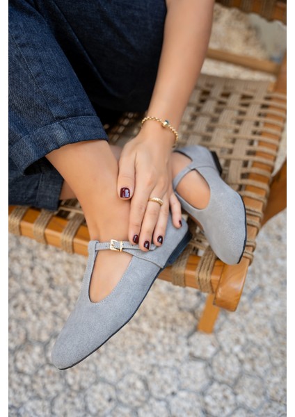 Judi Gri Süet Kadın Şerit Detaylı Babet