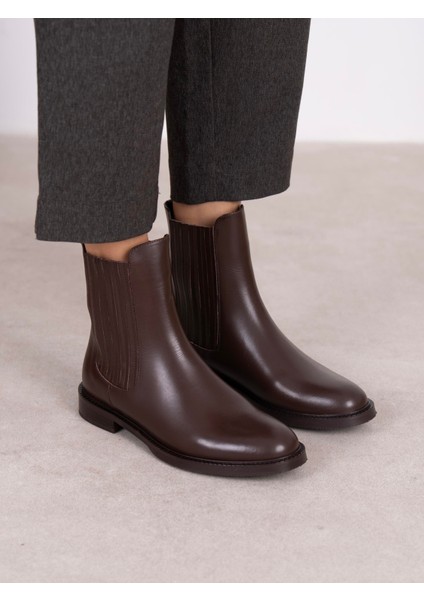 Nomi Kahve Hakiki Deri Kadın Bot