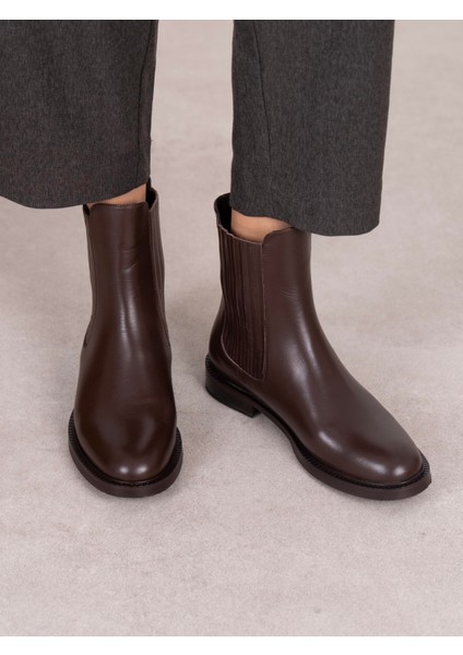 Nomi Kahve Hakiki Deri Kadın Bot modelleri