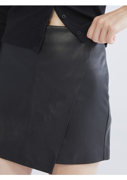 Yeni Sezon Dar Fit Kadın Deri Görünümlü Şort Etek modelleri