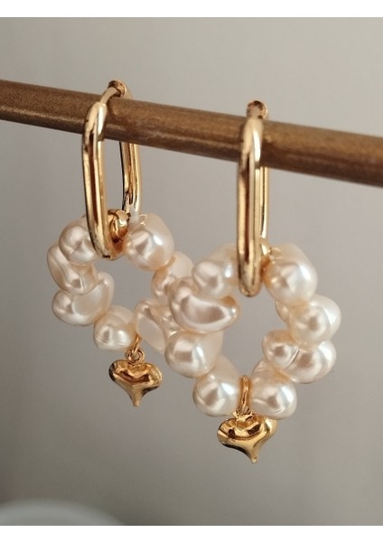 Inci ve Kalp Charmlı Oval Çelik Küpe modelleri