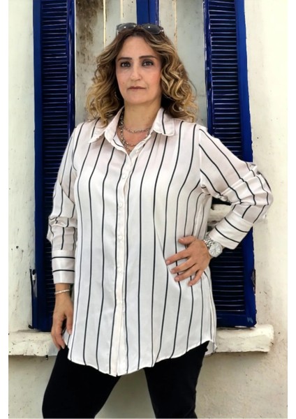 Geniş Manşet Kol Dikine Lacivert Çizgili Büyük Beden Saten Gömlek