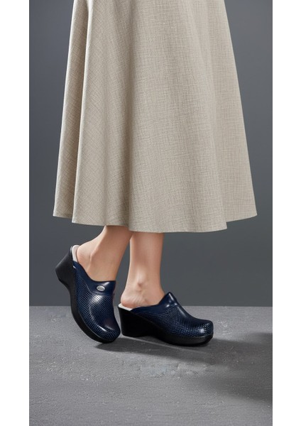 Lacivert Delikli Dolgu Topuklu Kadın Sabo Ortopedik Hemşire Doktor Aşçı Günlük Terlik