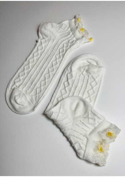 Örgü Kabartmalı Dantel Detaylı Pamuklu Kadın Çorabı