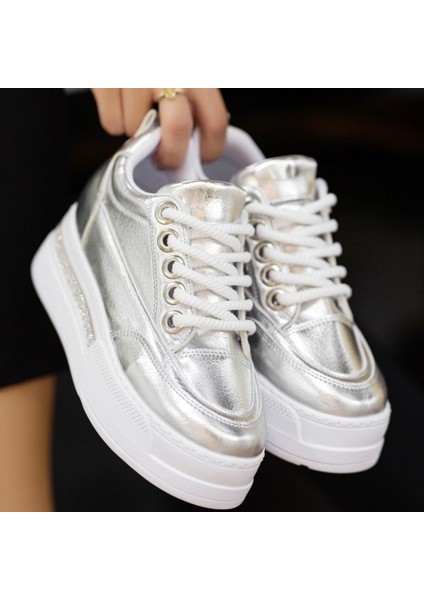 Lulu Gümüş Rugan Bağcıklı Spor Ayakkabı - Lisinya fırsatları