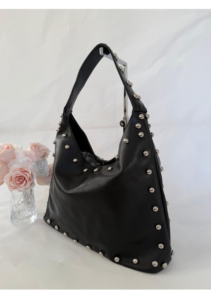 Metal Detaylı Kadın Omuz Çantası – Şık Deri Görünümlü Günlük ve Gece Kombinlerine Uygun Tasarım fırsatları