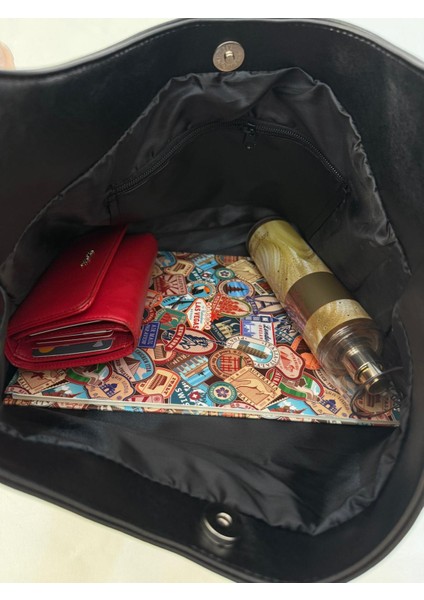 Metal Detaylı Kadın Omuz Çantası – Şık Deri Görünümlü Günlük ve Gece Kombinlerine Uygun Tasarım indirimleri