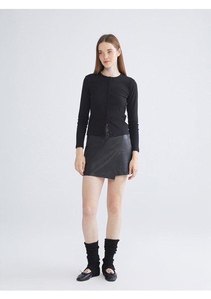 Yeni Sezon Dar Fit Kadın Deri Görünümlü Şort Etek