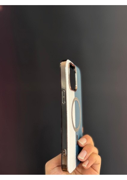 Iphone 11 Uyumlu Mavi Beyaz Sert ve Içi Kadife Suni Deri Magsafe Kılıf fırsatları