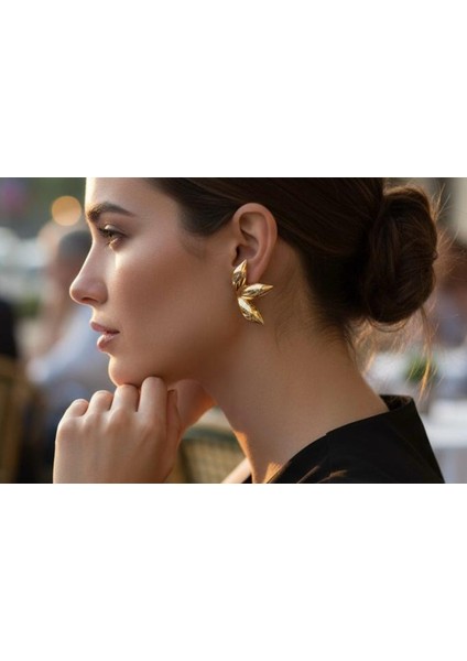 Kadın Gold Renk Çiçek Formlu Çelik Küpe