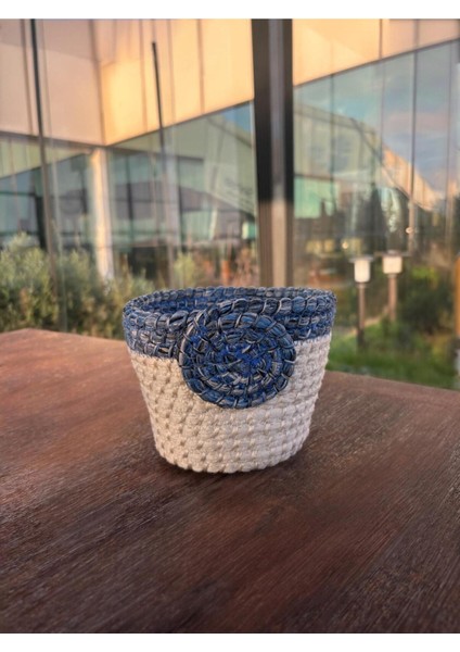 Gül Detaylı Hasır Görünümlü El Yapımı Mini Sepet – Lacivert - Beyaz fiyatları