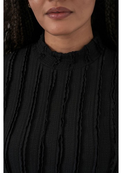 Kadın Bdart Dokulu Slim Fit Dik Yaka Bluz Siyah