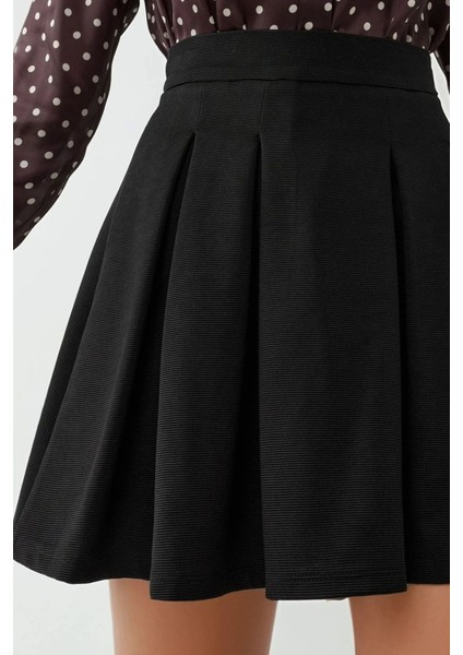 Kadın Fermuarlı Pileli Mini Etek Siyah fırsatları