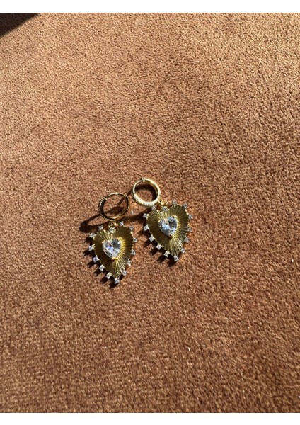 Taşlı Kalp Küpe modelleri