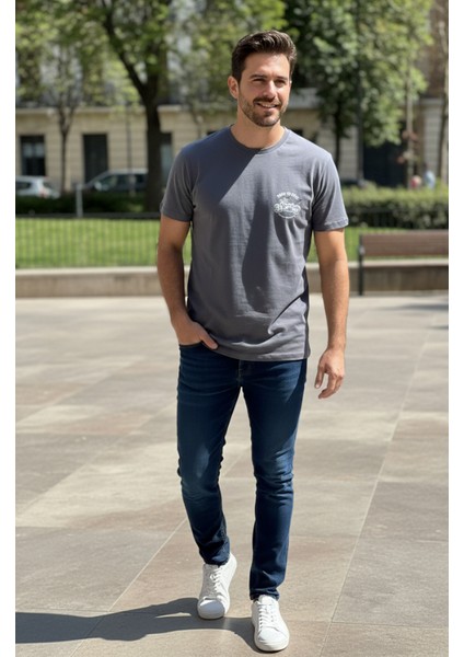 Erkek Sıfır Yaka Baskılı Tshirt