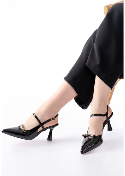 K-6722 Siyah Rugan Toka Detaylı Sivri Burun Kadın Ayakkabı fiyatları