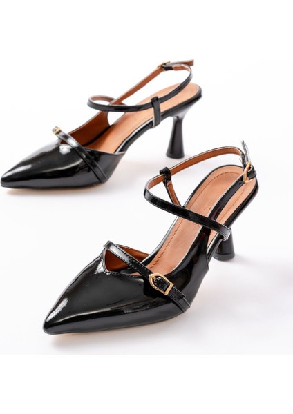 K-6722 Siyah Rugan Toka Detaylı Sivri Burun Kadın Ayakkabı modelleri