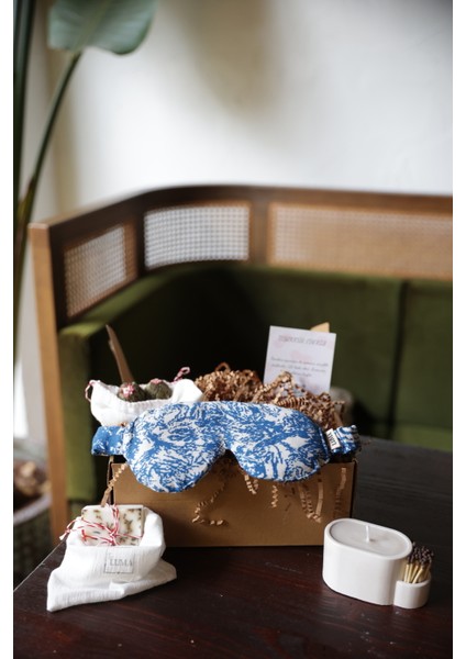 Luma Touch Keten Tohumlu Lavantalı Göz Maskesi, Doğal Mum, Blossom Tea & Meditasyon Seti fiyatları