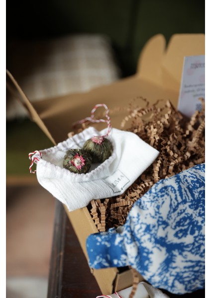 Luma Touch Hardal Tohumlu Lavantalı Göz Maskesi, Doğal Mum, Blossom Tea & Meditasyon Seti fiyatları