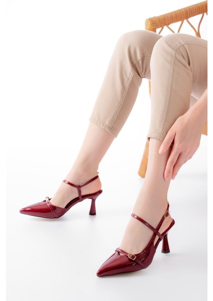 K-6722 Bordo Rugan Toka Detaylı Sivri Burun Kadın Ayakkabı