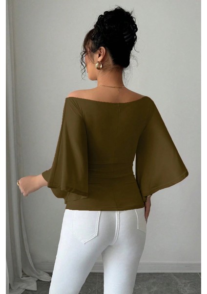 Kadın Beyaz Kayık Yaka Flare Kol Drapeli Fit Bluz