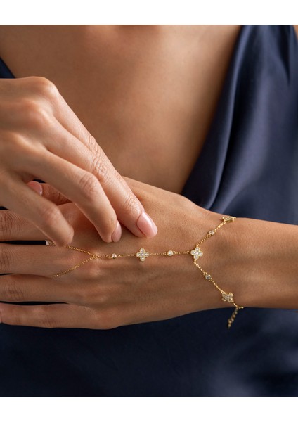 925 Ayar Gümüş Van Cleef Alhambra Yonca Şahmeran – Zirkon Taşlı El Zinciri - Silveria Jewels modelleri
