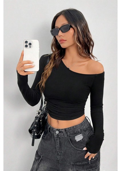 Kadın Asimetrik Yaka Uzun Kollu Crop T-Shirt Siyah