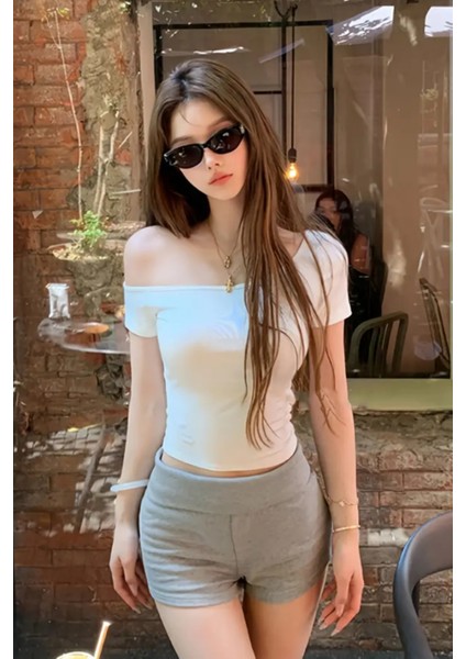 Beyaz Kadın Düşük Omuz Kayık Yaka Dar/slim Likralı T-Shirt modelleri