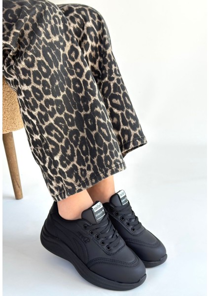 Yejja Siyah Cilt Bağcıklı Spor Ayakkabı - Lisinya modelleri