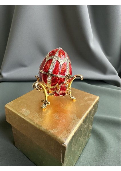 Faberge Tarzı Dekoratif Yumurta Mücevher Kutusu, Kırmızı Mineli, Kristal Taşlı, Altın Kaplama Stand, Hediye Kutulu indirimleri