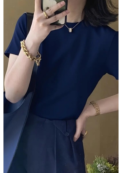 Lacivert Bisiklet Yaka Basic Kadın Tişört fırsatları